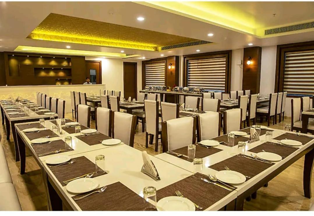 Hotel Agra Grande By Goyal Hoteliers Exterior photo