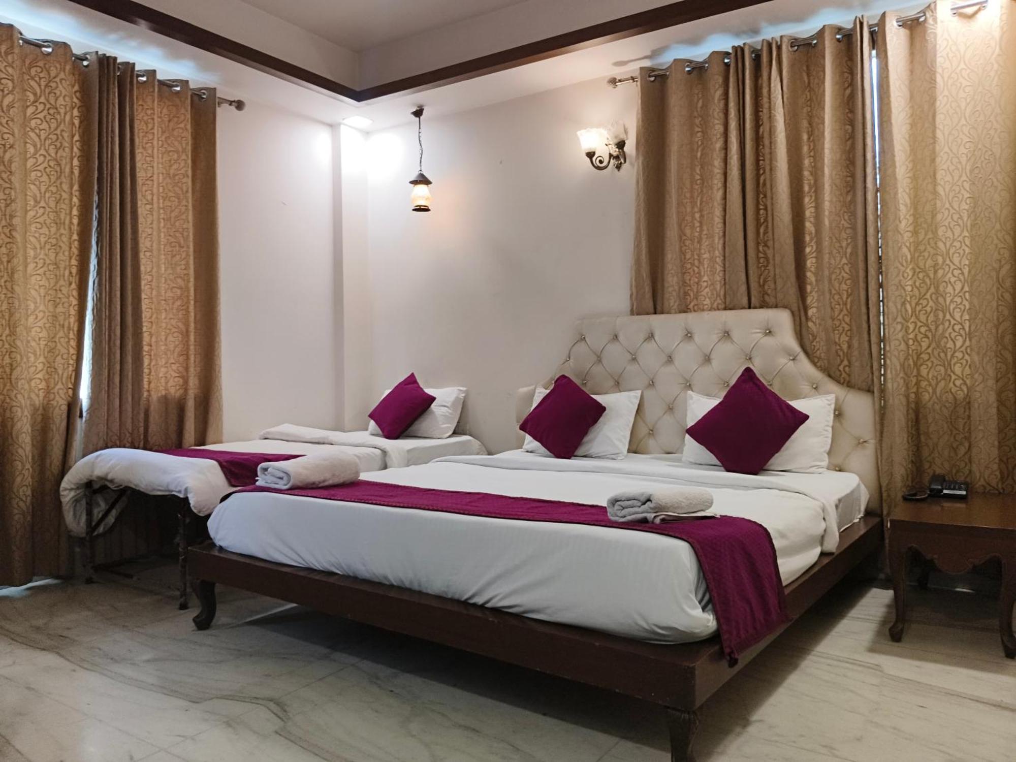 Hotel Agra Grande By Goyal Hoteliers Exterior photo